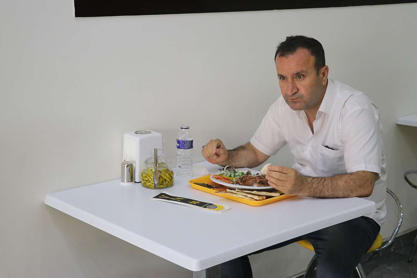 Lokanta, kafe ve restoranlar müşteri kabulüne başladı Lokanta, kafe ve restoranlar müşteri kabulüne başladı